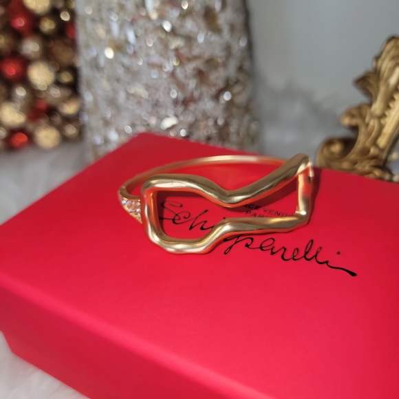 Schiaparelli Bangle Keyhole Bracelet. Comes With Box. - Picture 3 of 3